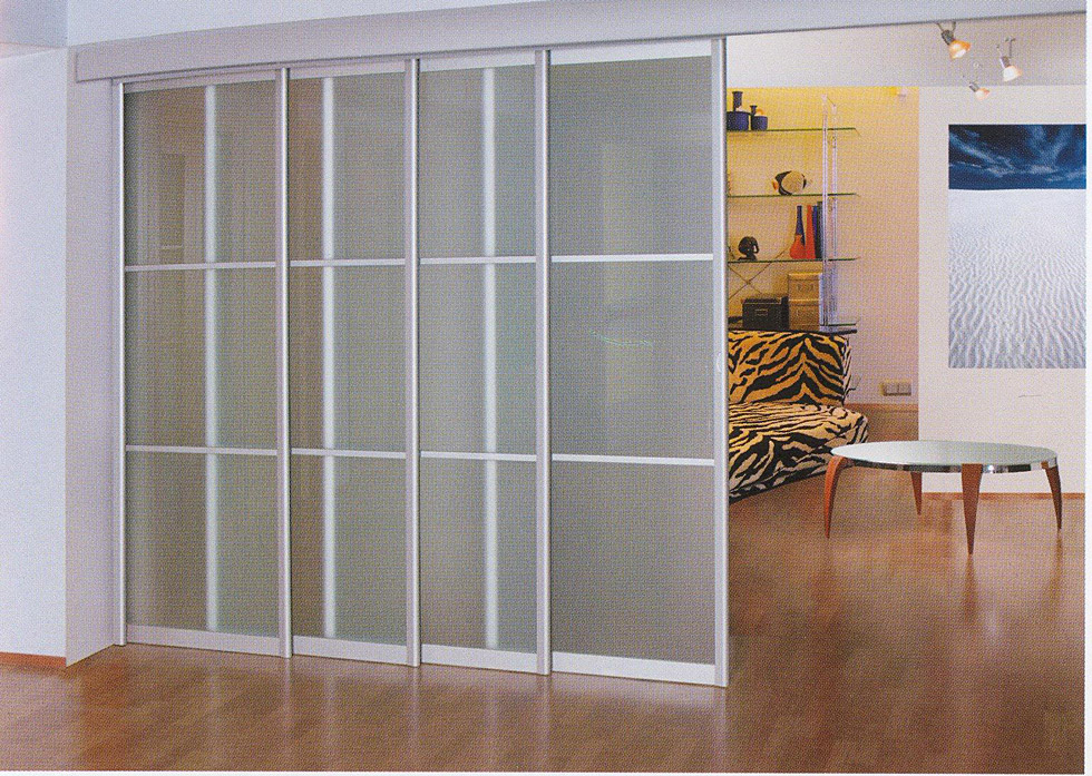 Какие преимущества у межкомнатных стеклянных дверей?